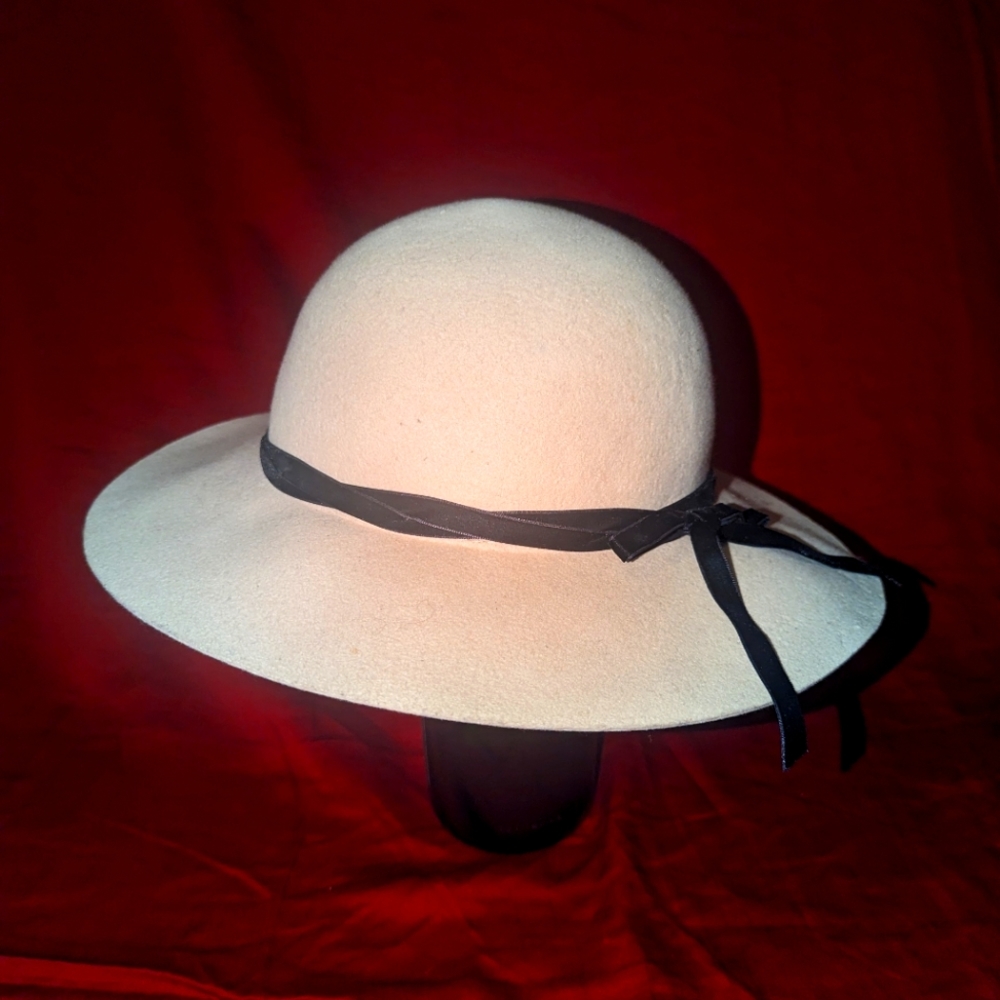 Creme-Colored Wool Sun Hat